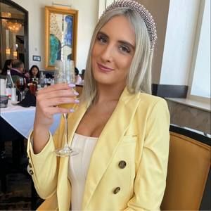 Meet your Posher, Renee